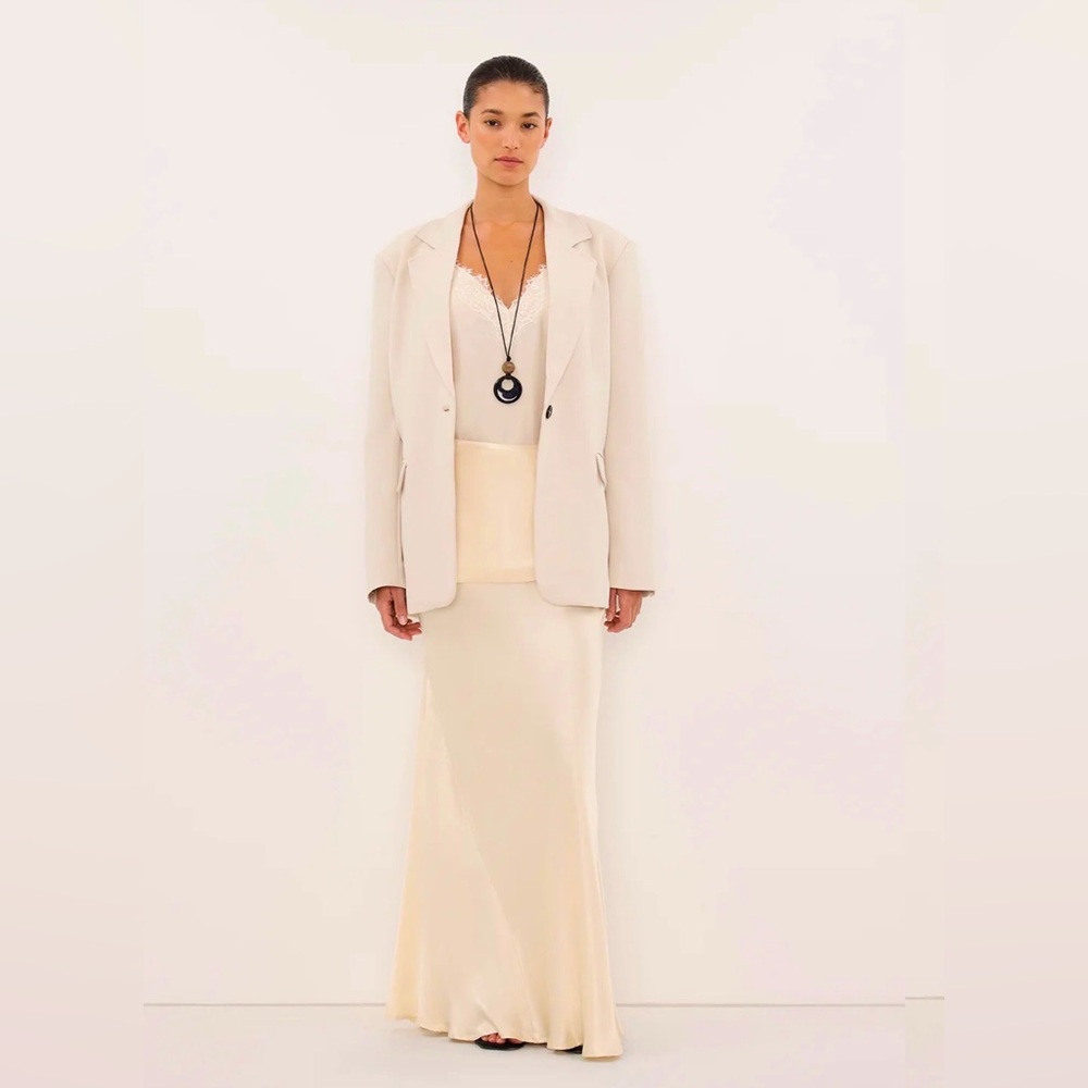 *Brand New* BEAUTIFUL Jelena Cream & Black Satin Overlay Maxi Skirts